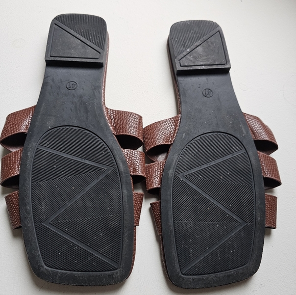 TRÏBE Brown Leather Like Slide Sandals Size 9 NWOT - Picture 5 of 7